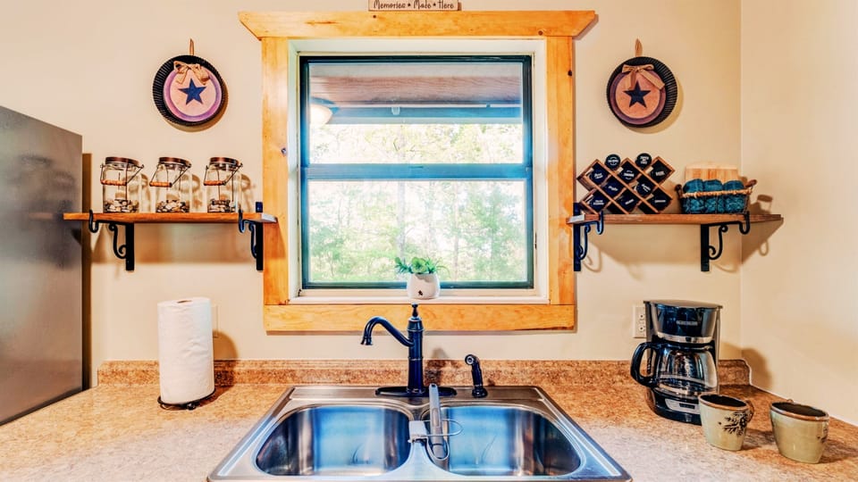 You will also find plenty of kitchen appliances and cookware to making a delicious meal.
