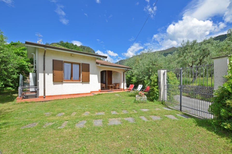 Family House, Multiple Bedrooms, 2 Bathrooms (Casa Rosalba) | Garden