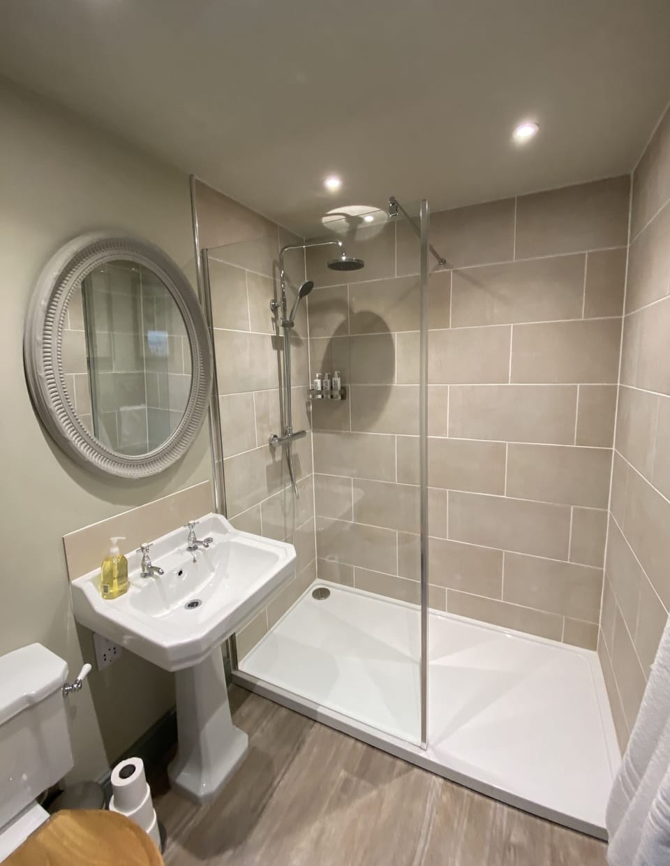 Deluxe Cabin, Accessible, Ensuite | Bathroom