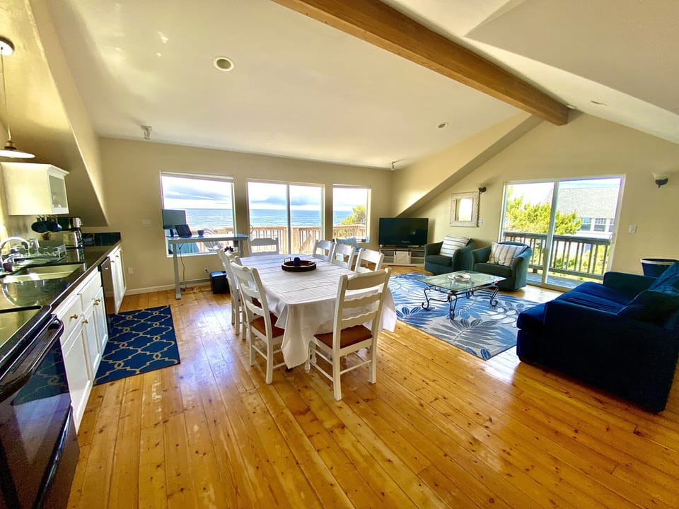 Newly updated Living, Dining and Kitchen on 3rd floor
