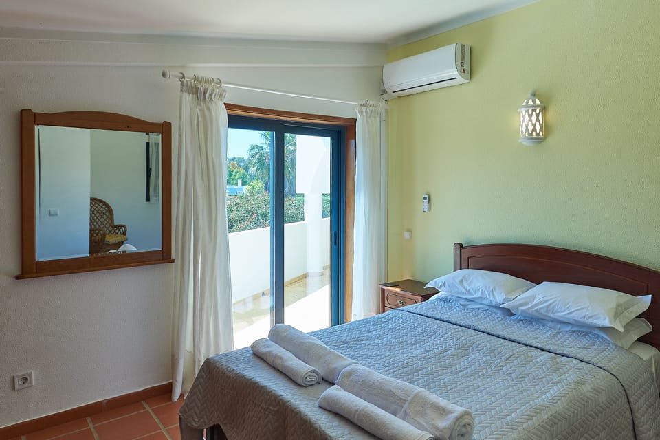 Bedroom 5 (First Floor)