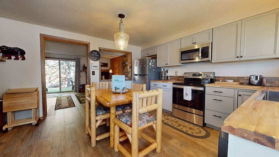 Entry into Kitchen