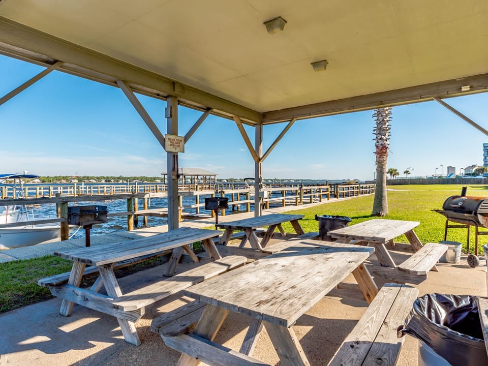 Sea Oats Gulf Shores - Community Grills