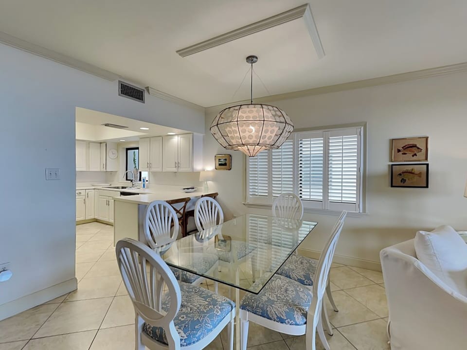 Dining Area - Table for Six