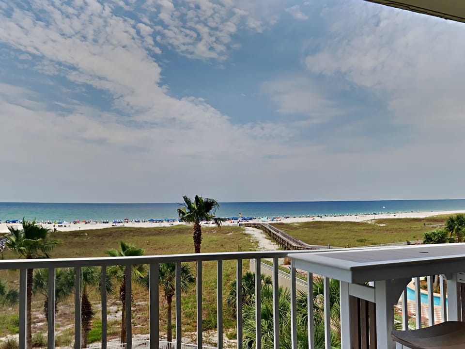 Balcony Gulf Views