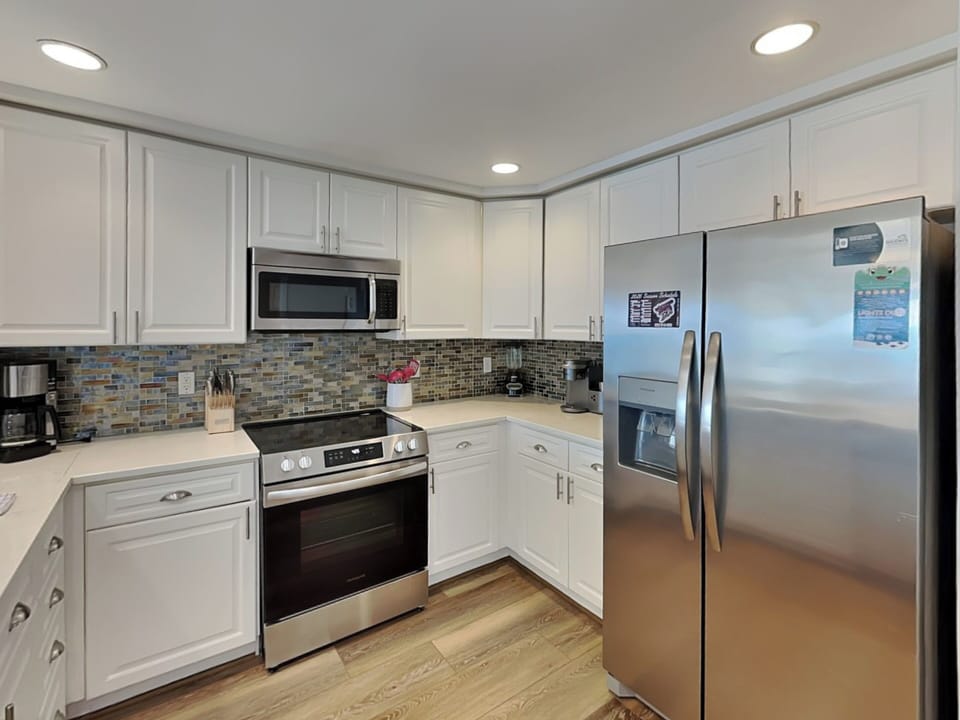Fully Equipped Kitchen with Stainless Steel Appliances