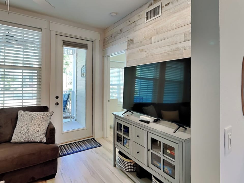 Living Room - Smart TV