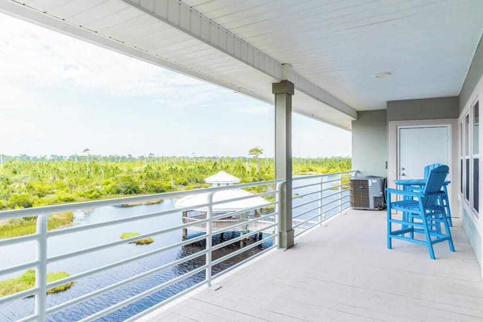 Welcome to Romar Lakes #304C