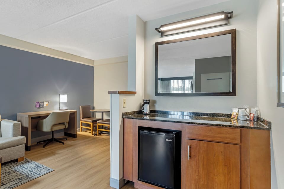 Premium bedding, down comforters, desk, laptop workspace