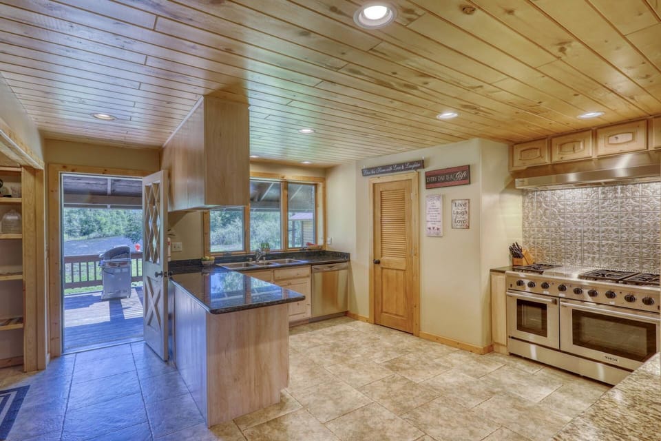 Fire up the grill and enjoy the river views.  The Yellowstone Riverside is a 5-Star, Super Host home, less than 22 miles to Wolf Creek Ski Area!