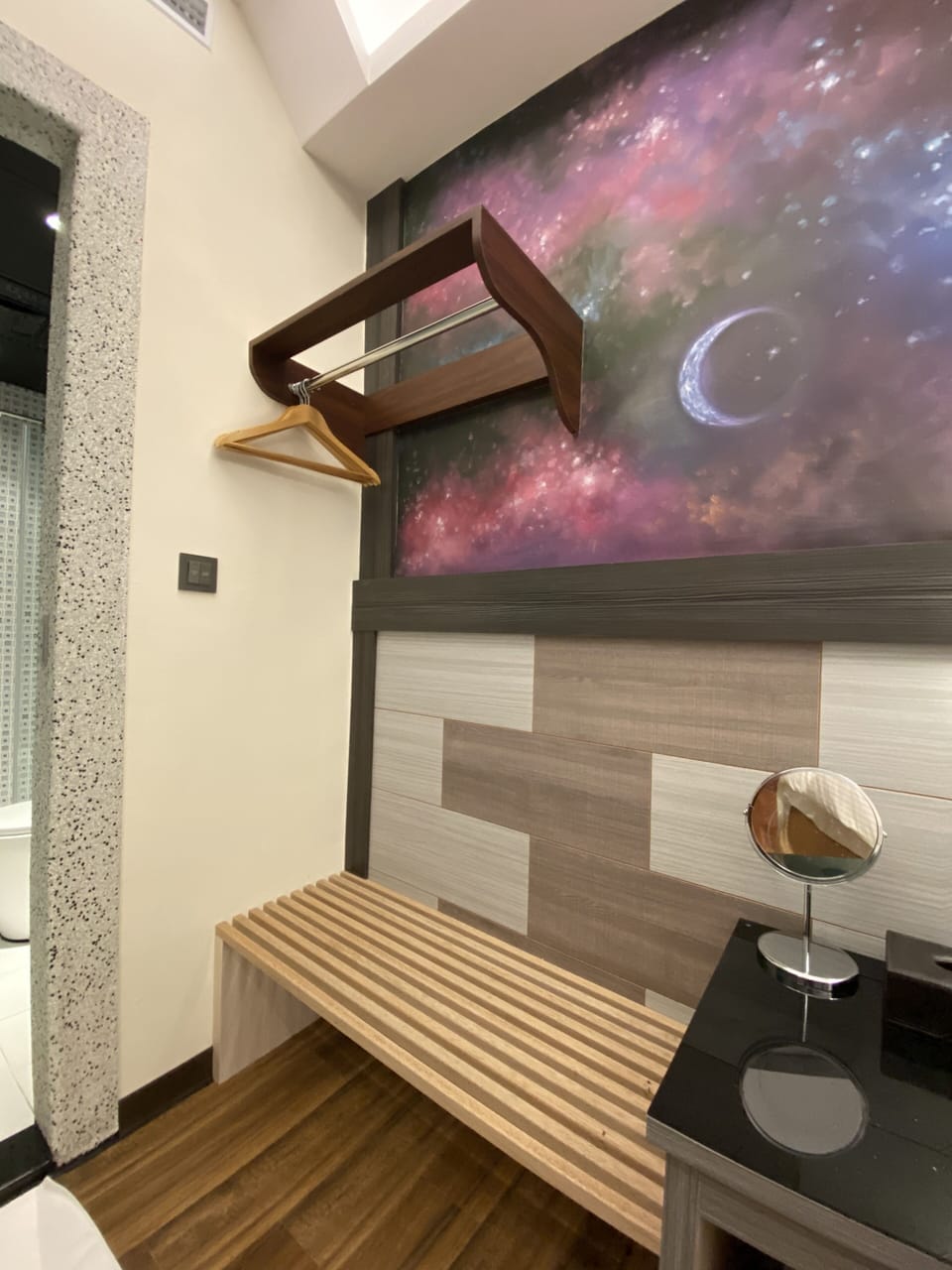 Minibar, blackout drapes, free WiFi, bed sheets
