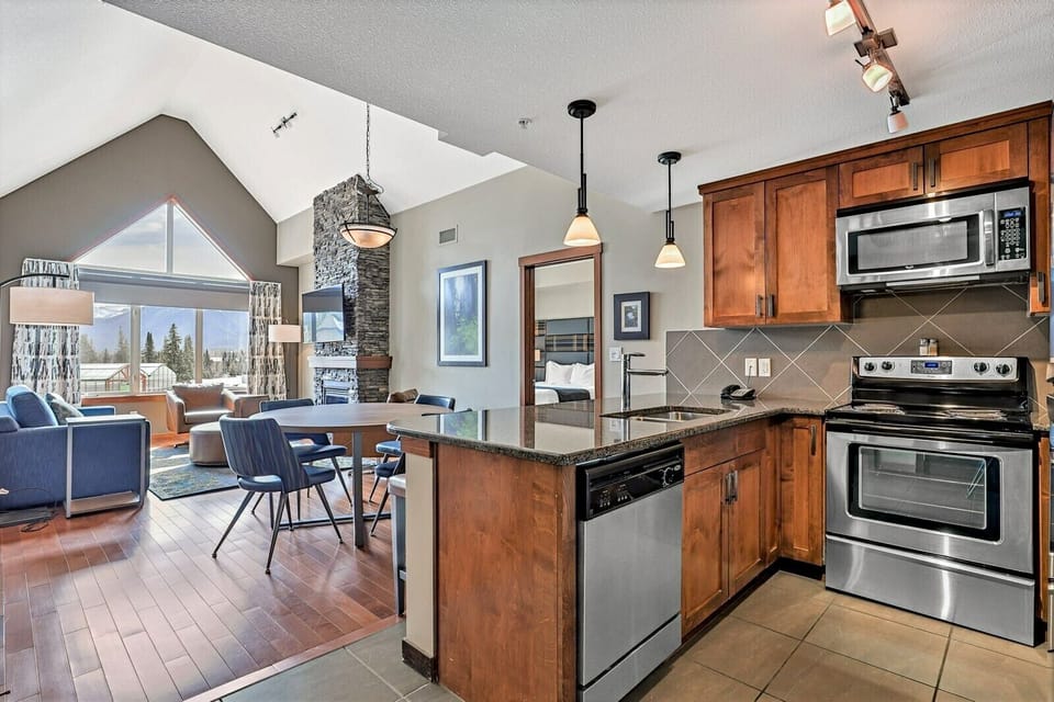 Vaulted Ceilings and Mountains 
