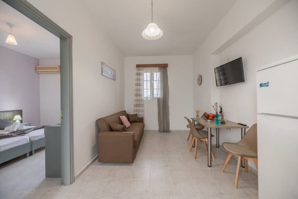 Room Overview – Practical and Elegant Design – Balanced layout combining comfort and functionality.
