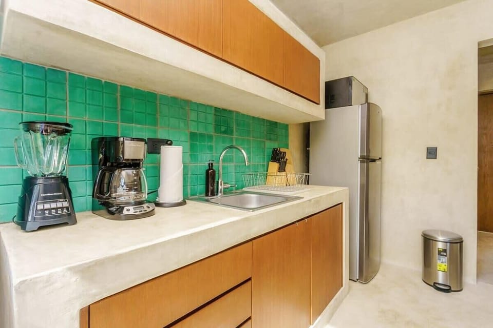 Fully-equipped kitchen!