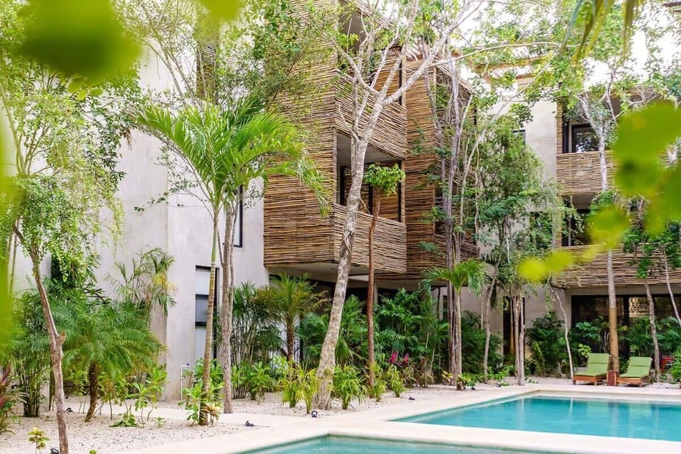 Built w/sustainable material