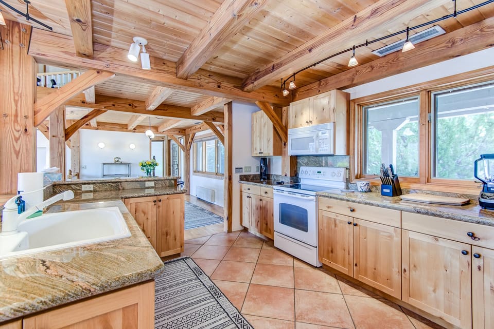 Fully Equipped Expansive Kitchen