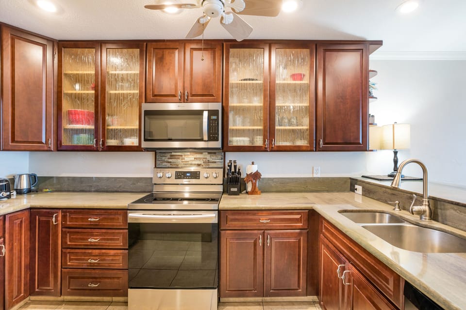 Well equipped modern and updated kitchen