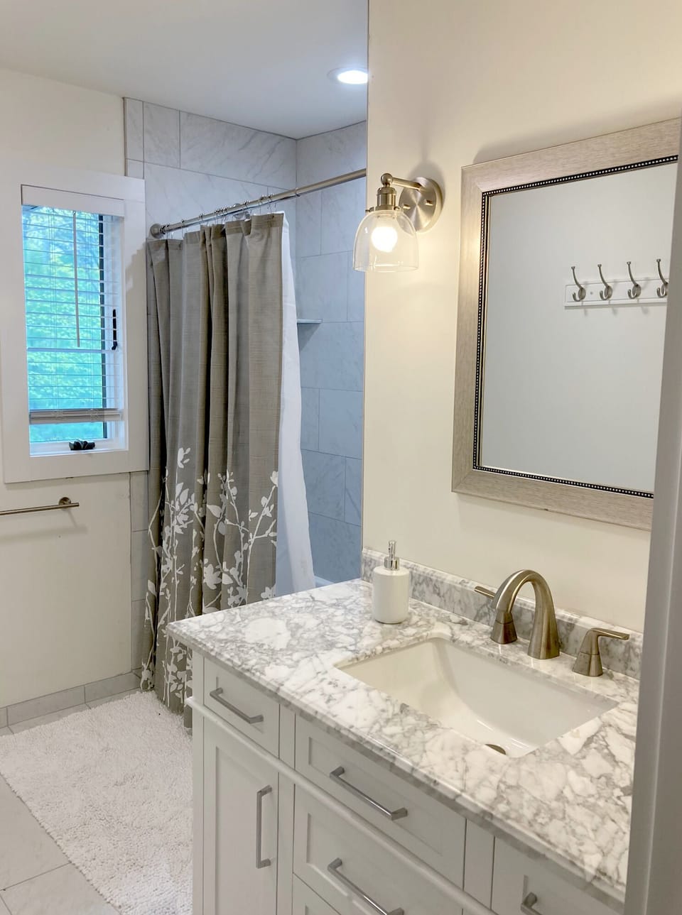 2nd Floor Shared Bath