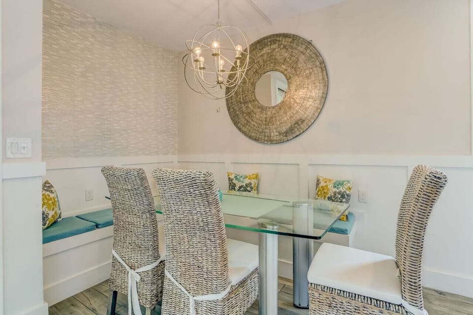 Kitchen Table area