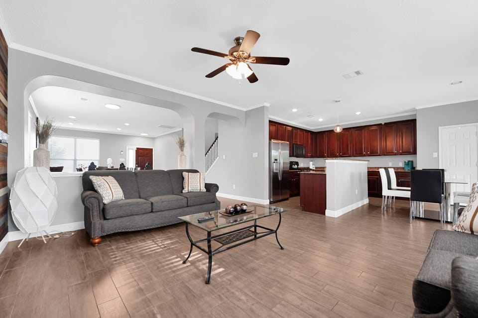 Living room with view of the kitchen and breakfast nook
