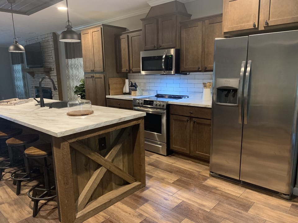 Full kitchen and appliances 