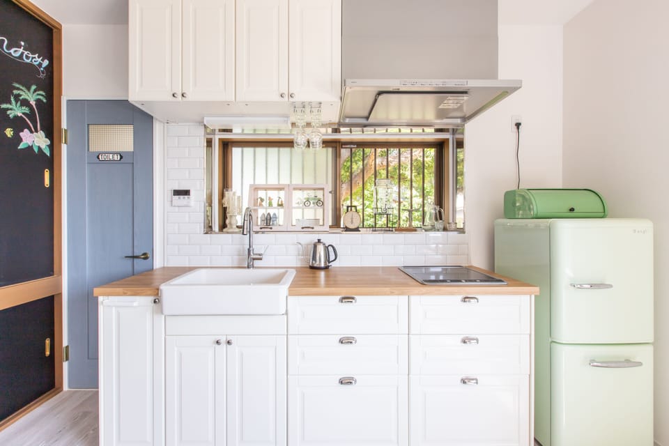 Basic Villa | Private kitchen | Fridge, microwave, oven, stovetop