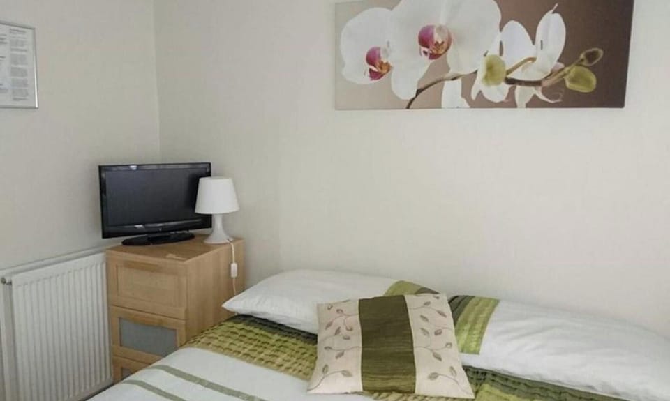 Room, 1 Bedroom, City View | 1 bedroom, WiFi