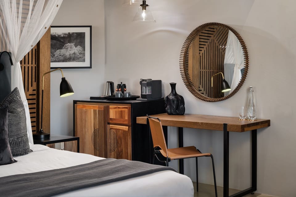 Premium bedding, down comforters, in-room safe, desk