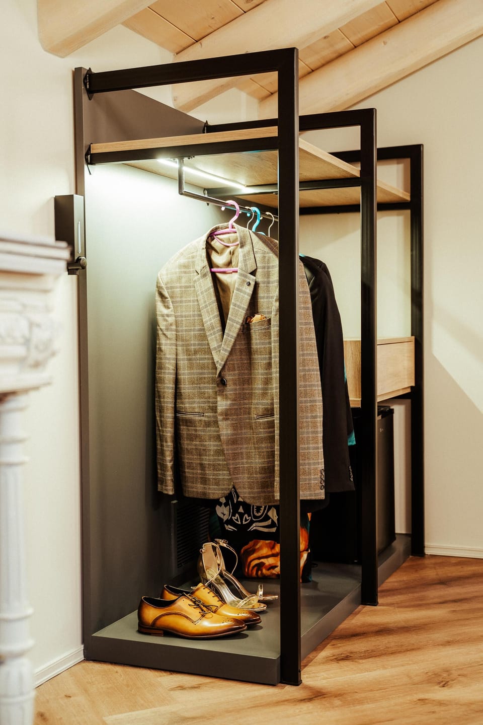 King Suite, Castle View, Outdoor Hot Tub | Wardrobe