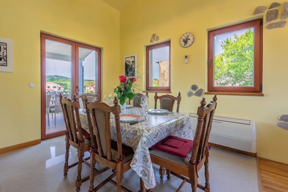 House | Dining
