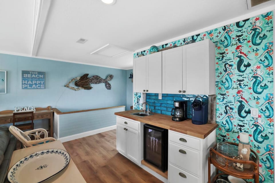Coffee/beverage bar
