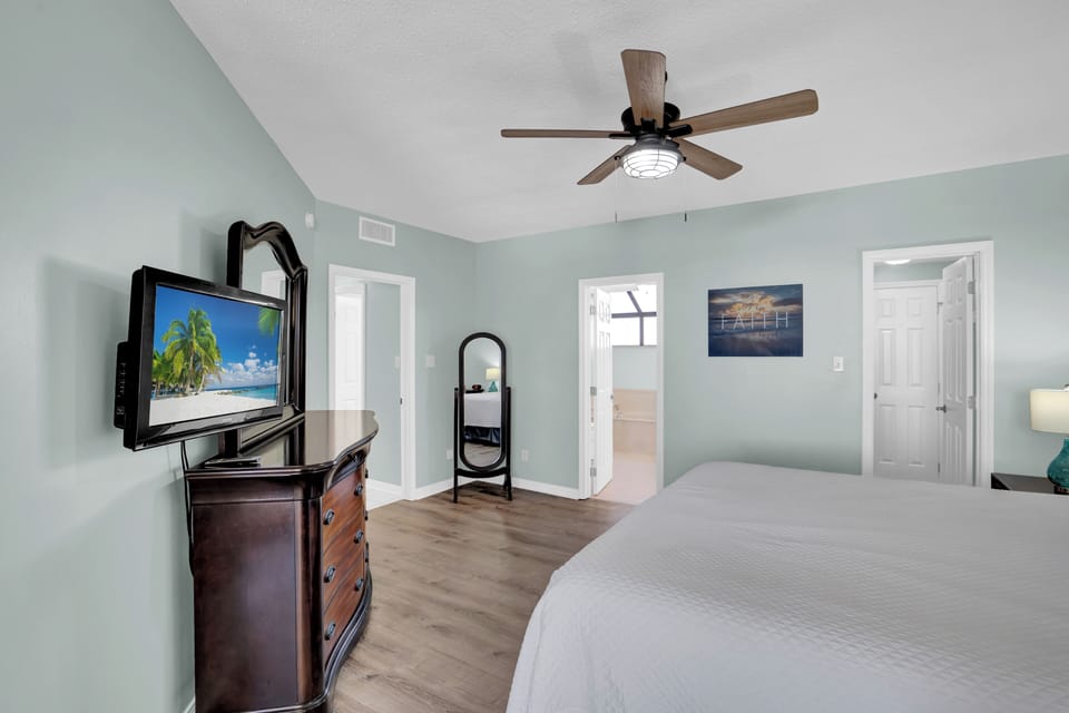 Primary bedroom 1