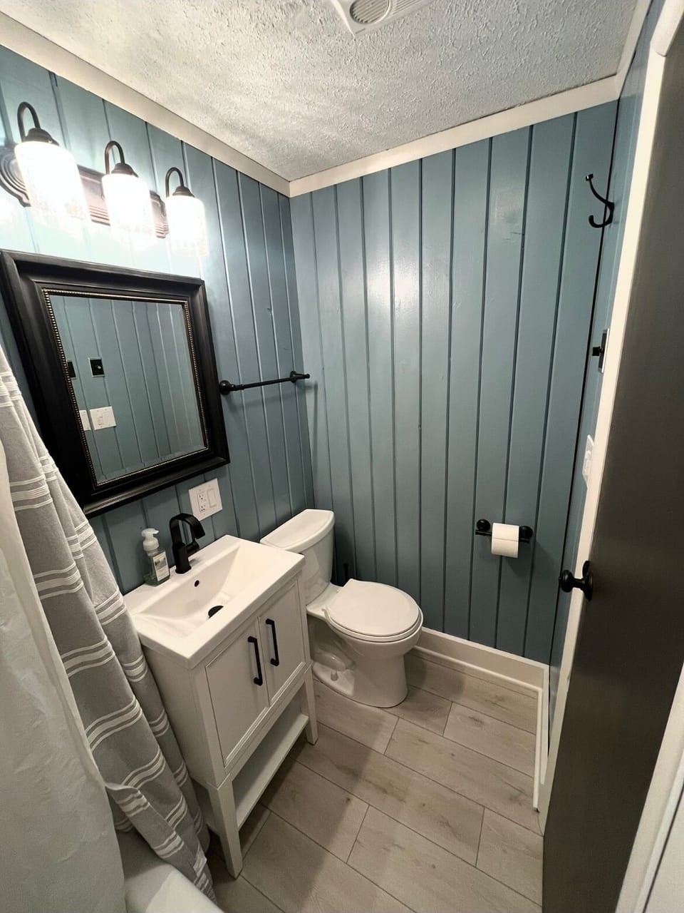 Main floor bathroom
