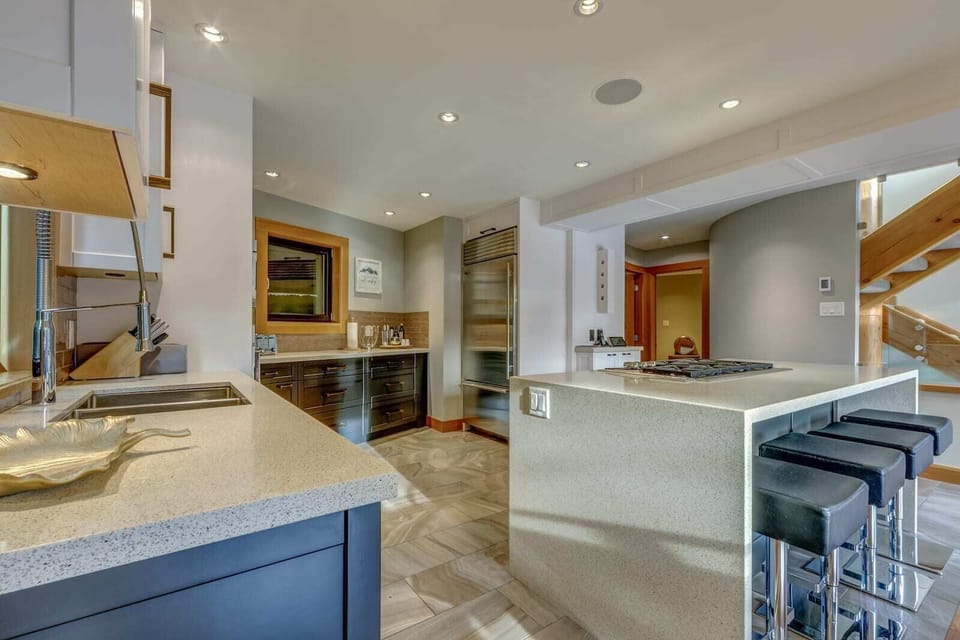 Kitchen with view to bathroom   4th Bedroom
