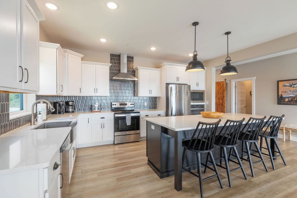 Fully stocked kitchen, just bring the food!