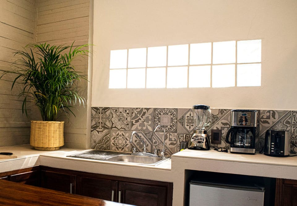 Deluxe Room | Private kitchen