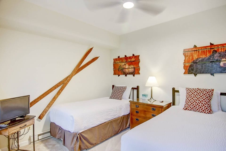 Two Twin Bedroom