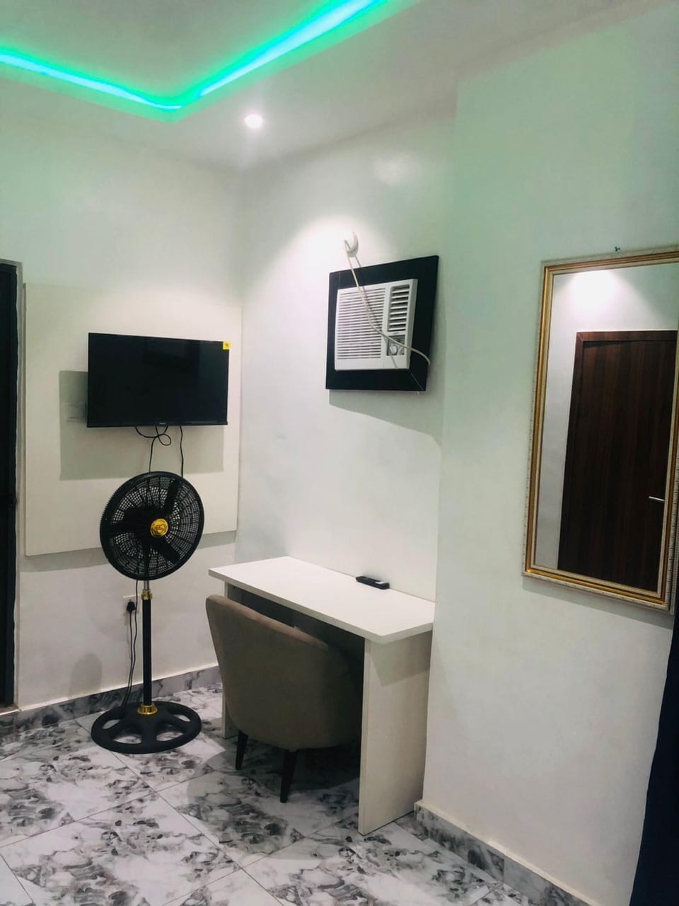 Exclusive Double Room | In-room dining