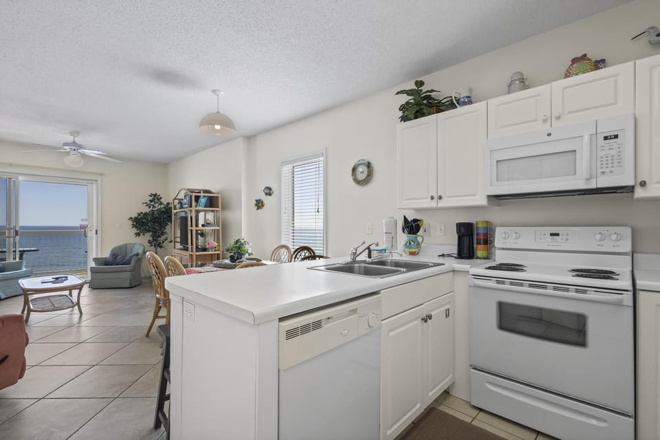 CB504 Kitchen Area