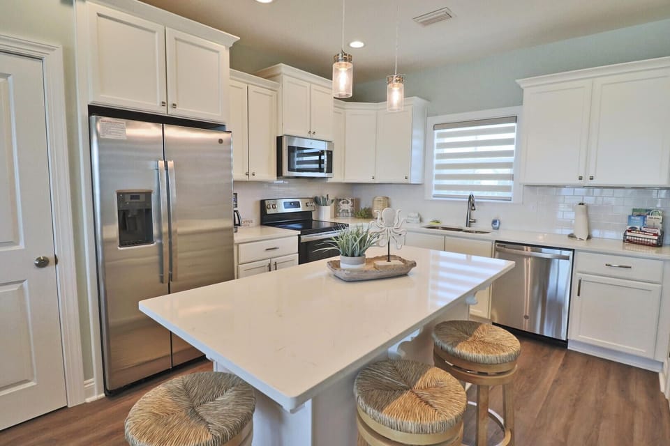 Spacious open concept kitchen area