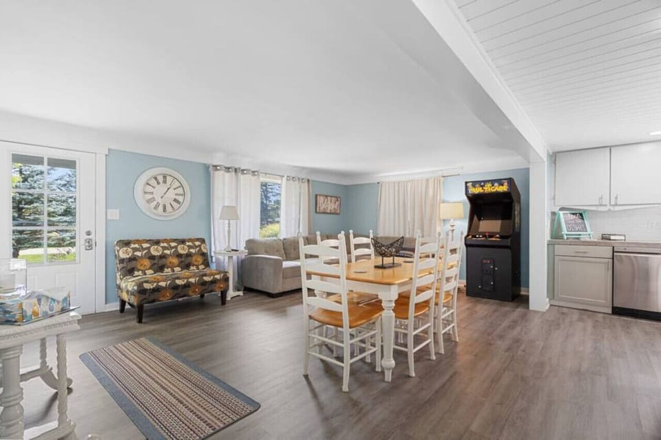 Living Room and Dining Area (With arcade game!)