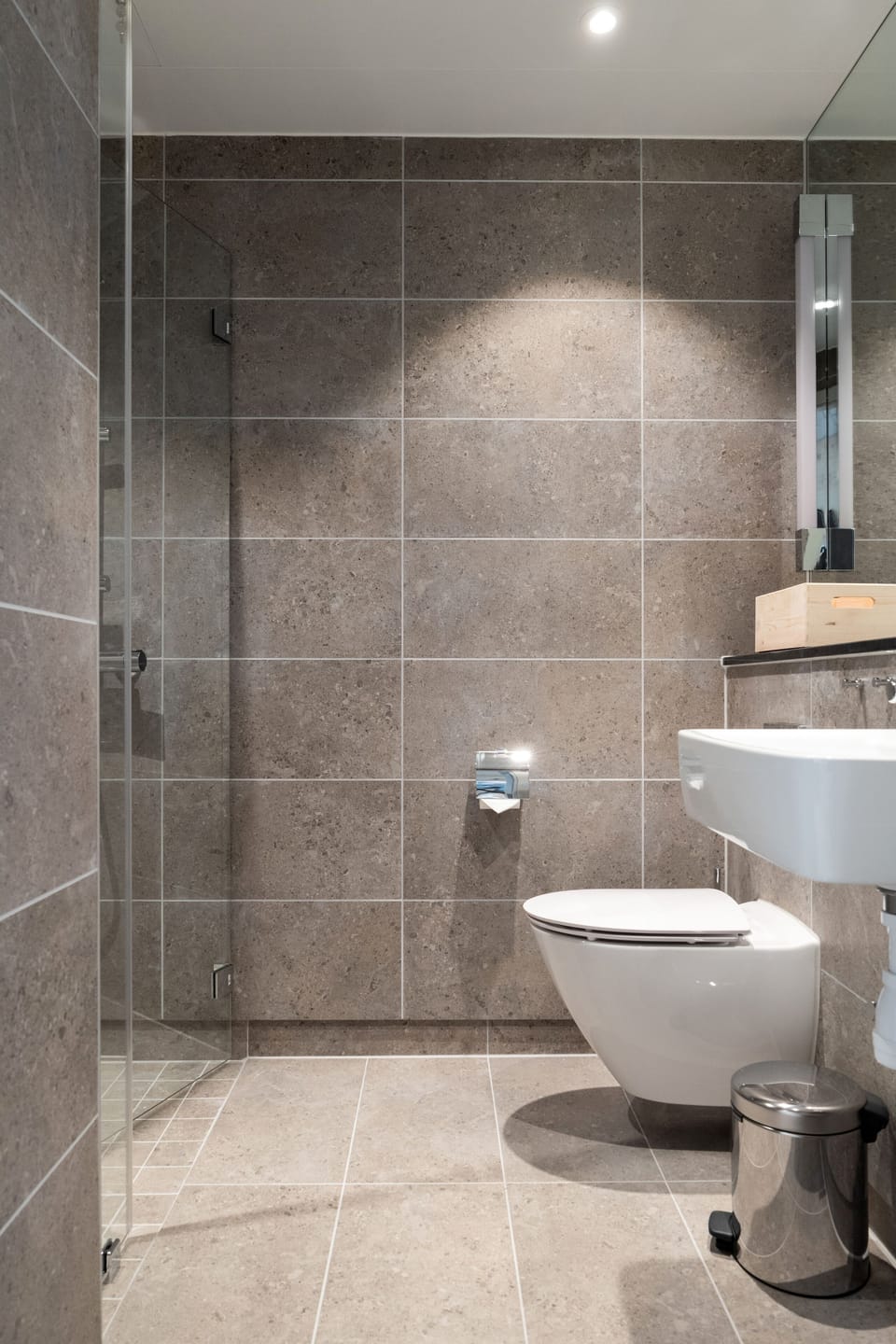 Superior Double Room | Bathroom | Shower, free toiletries, hair dryer, towels