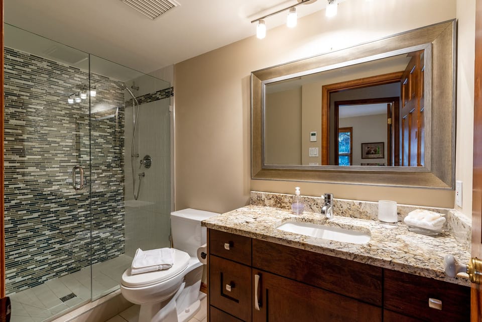 Main Level - Shared Bathroom
