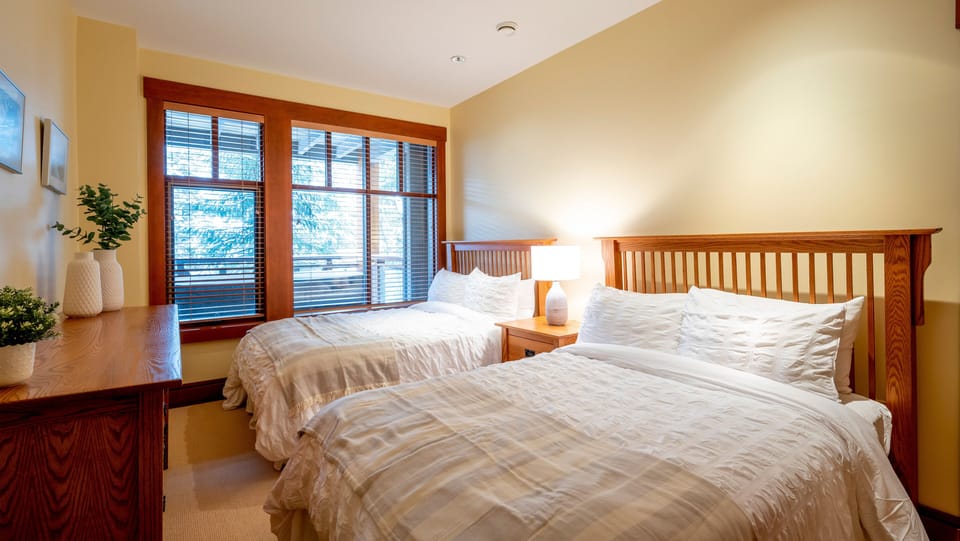 Lower Level - 4th Bedroom With 2 Double Beds