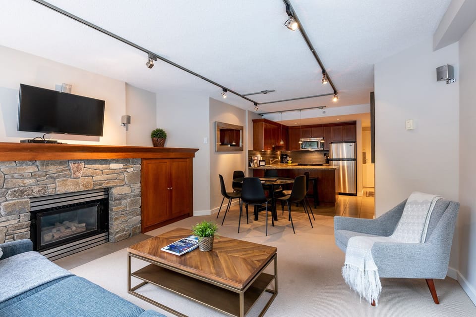 Living & Dining Area