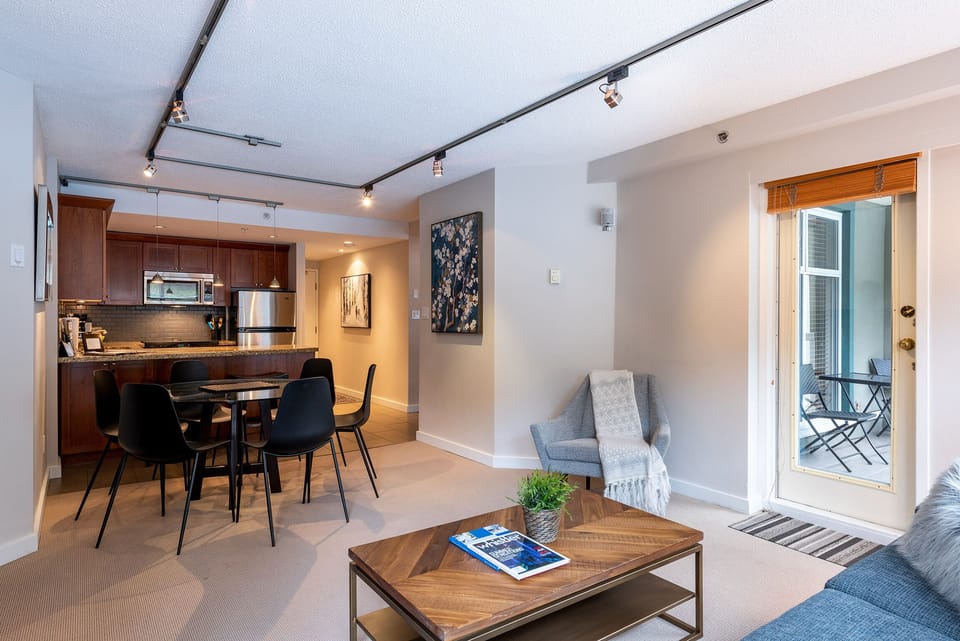 Living & Dining Area