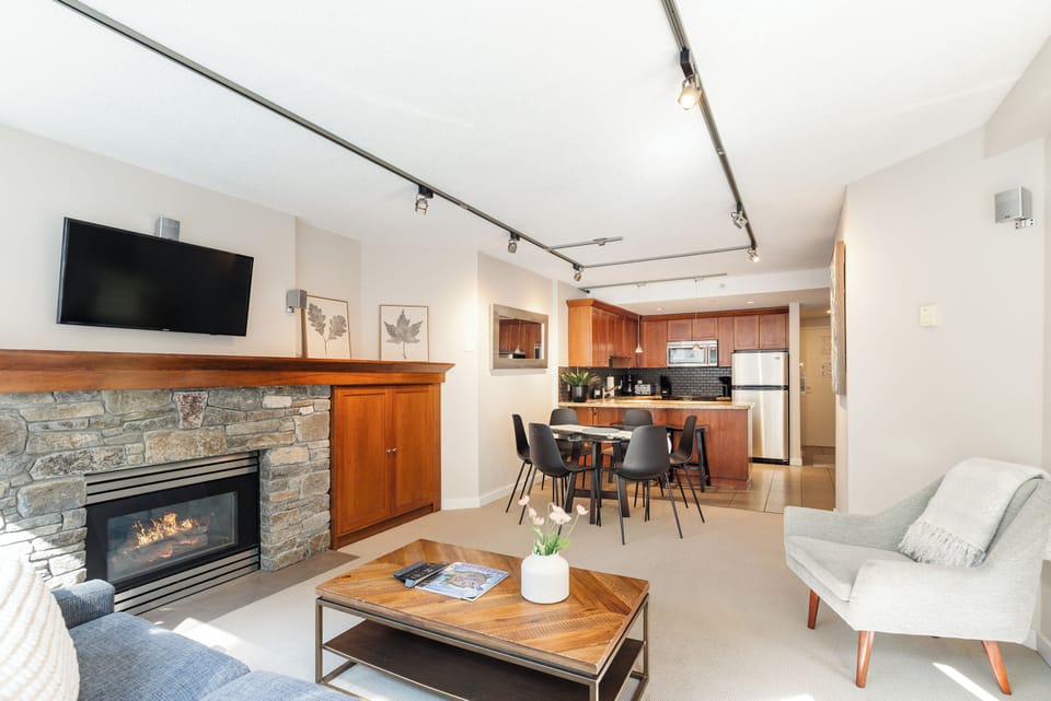 Living Room With Gas Fireplace