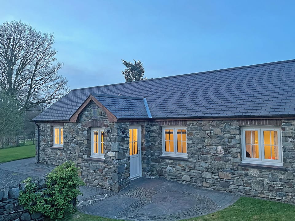 Exterior | Gelli-Hir, Tregaron