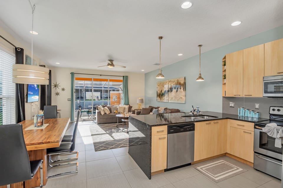 1627RetreatCir_03