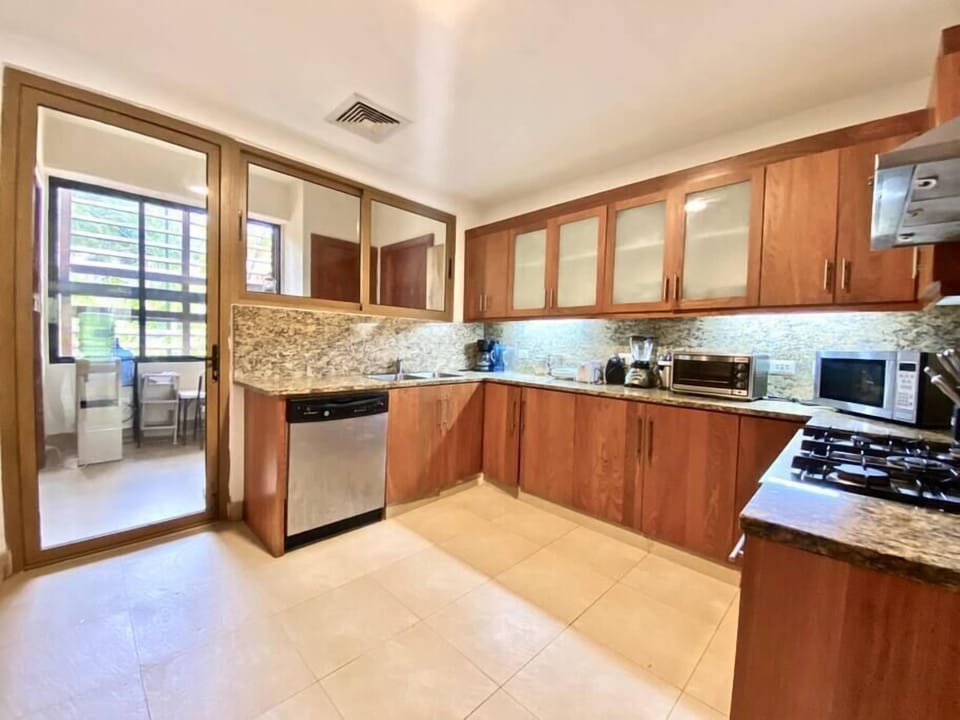 Fully equipped kitchen